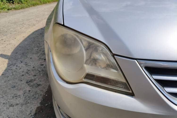 Used Volkswagen Bora 2012 1.6L Manual Stylish & Great Value Edition Right Front Headlight