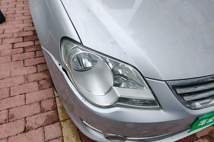 Used Volkswagen Bora 2012 1.6L Automatic Fashion Edition Right Front Headlight