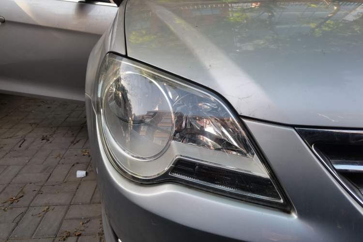 Used Volkswagen Bora 2012 1.6L Manual Fashion Edition Right Front Headlight