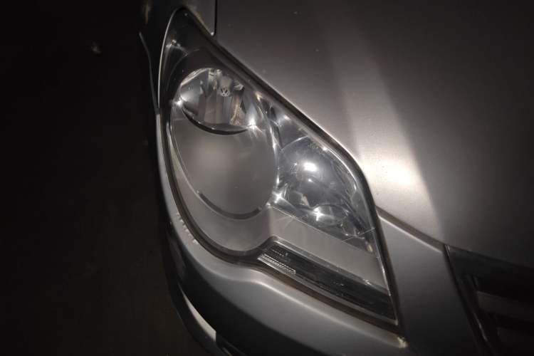 Used Volkswagen Bora 2012 1.6L Automatic Comfort Edition Right Front Headlight