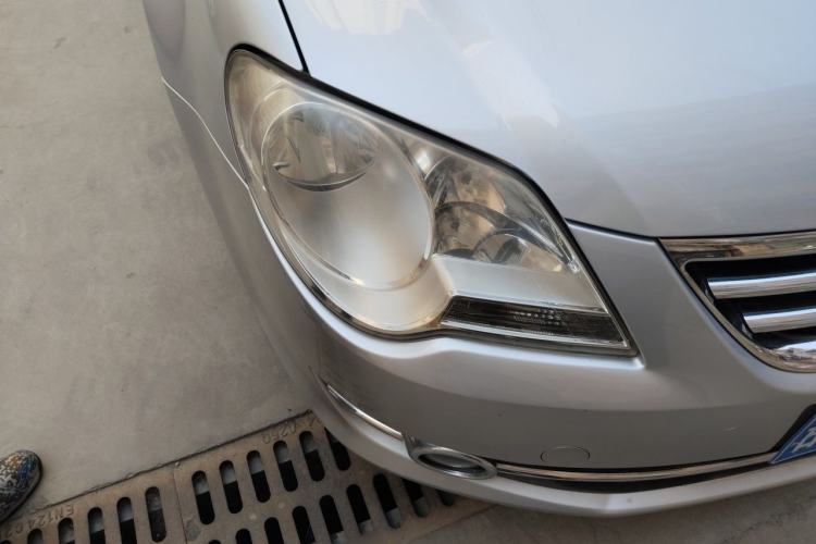 Used Volkswagen Bora 2012 1.6L Manual Comfort Model Right Front Headlight