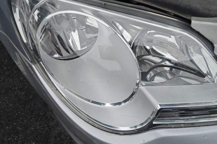 Used Volkswagen Bora 2012 1.6L Automatic Fashion Edition Right Front Headlight
