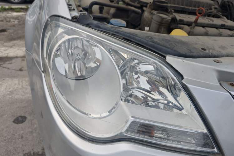 Used Volkswagen Bora 2012 1.6L Automatic Fashion Value Edition Right Front Headlight