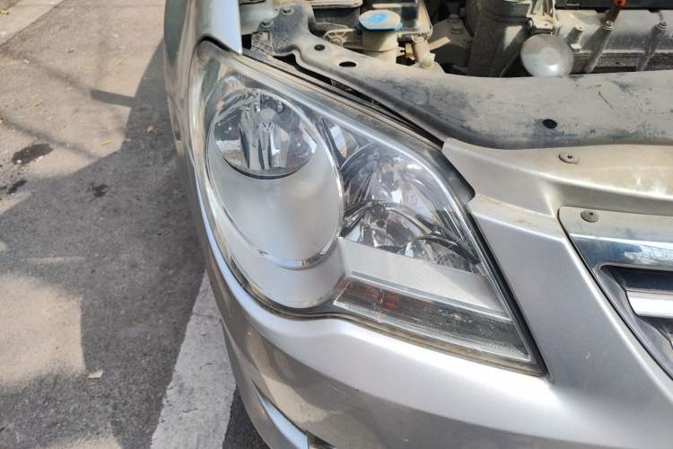 Used Volkswagen Bora 2012 1.6L Manual Fashion Edition Right Front Headlight