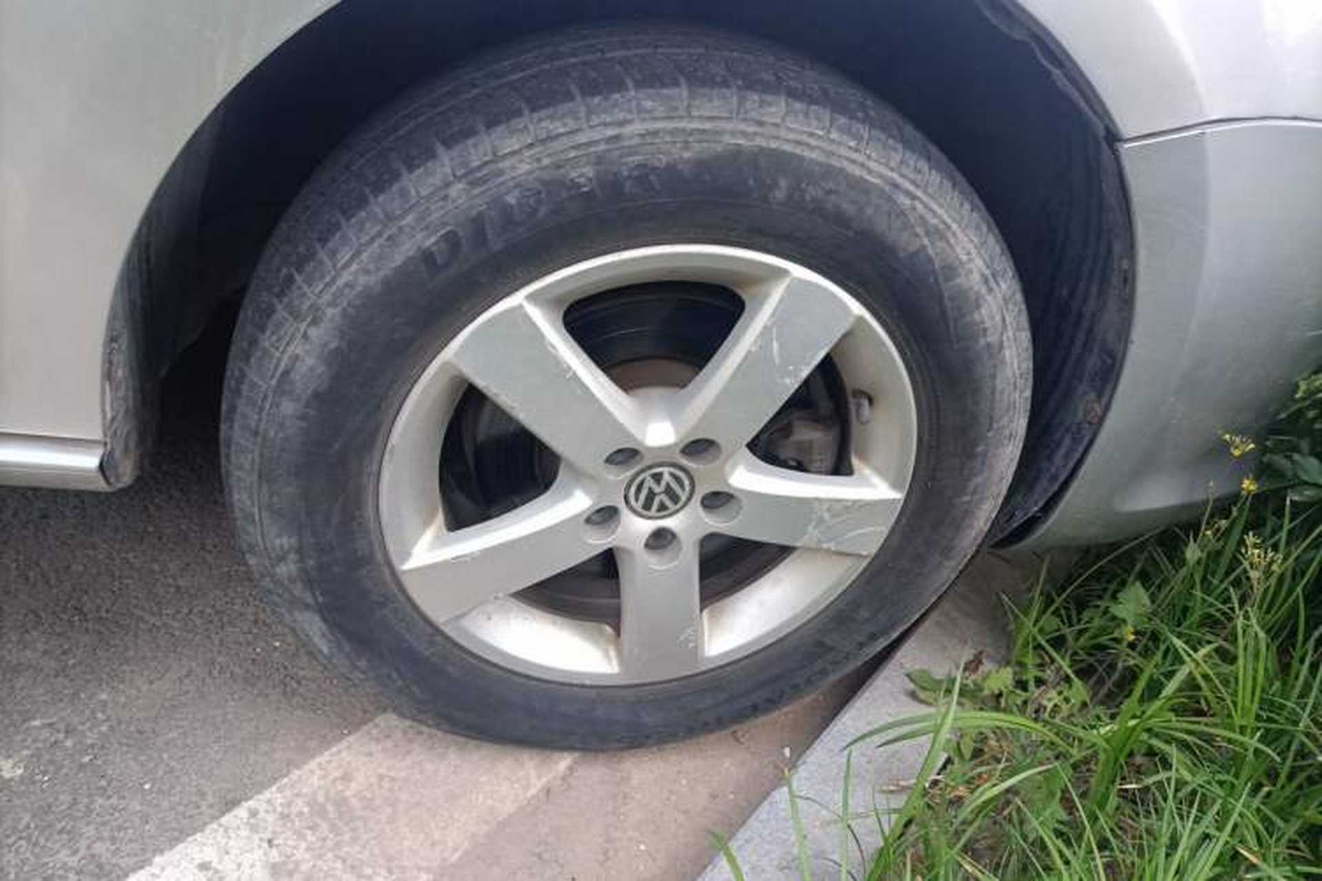 Used Volkswagen Bora 2012 1.6L Manual Fashion Edition Right Front Wheel Hub