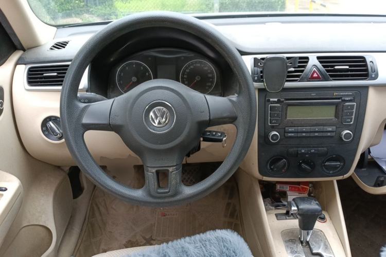 Used Volkswagen Bora 2012 1.6L Automatic Fashion Edition Steering Wheel