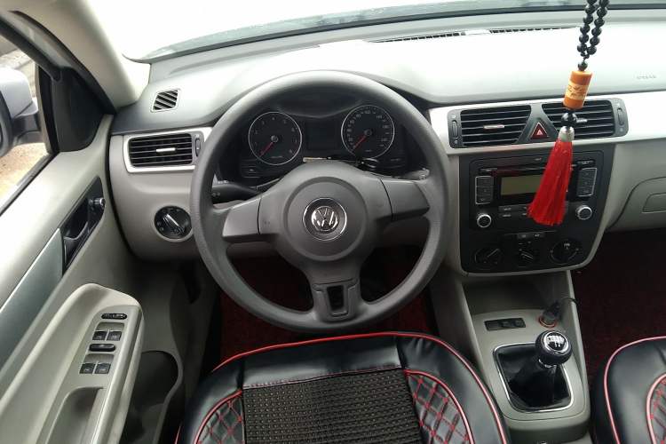 Used Volkswagen Bora 2012 1.6L Manual Fashion Edition Steering Wheel