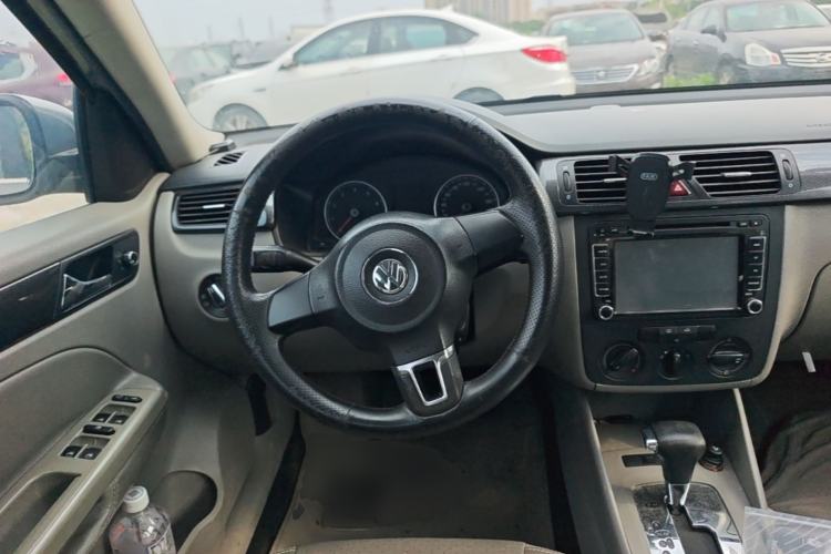 Used Volkswagen Bora 2012 1.6L Automatic Comfort Edition Steering Wheel