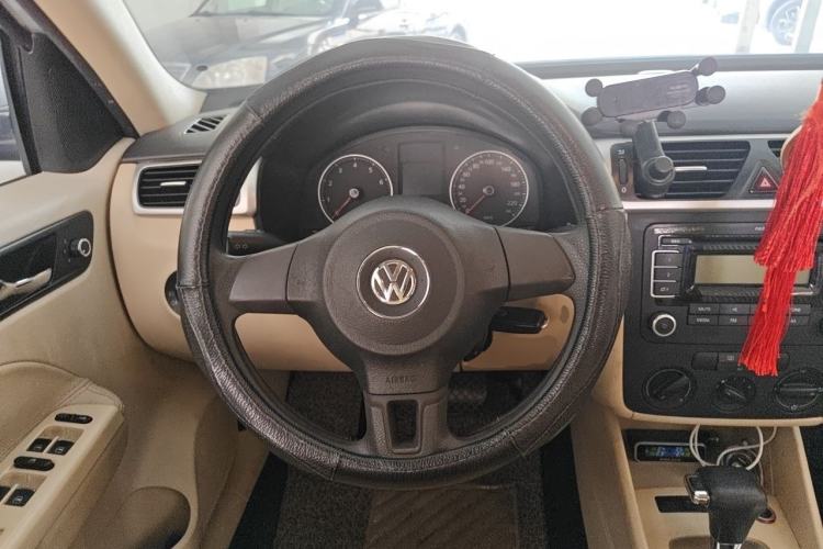 Used Volkswagen Bora 2012 1.6L Automatic Fashion Edition Steering Wheel