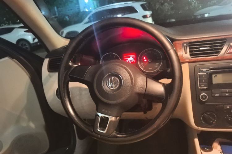 Used Volkswagen Bora 2012 1.6L Manual Comfort Value Edition Steering Wheel