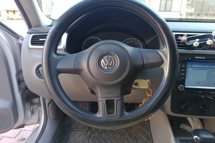 Used Volkswagen Bora 2012 1.6L Automatic Fashion Edition Steering Wheel