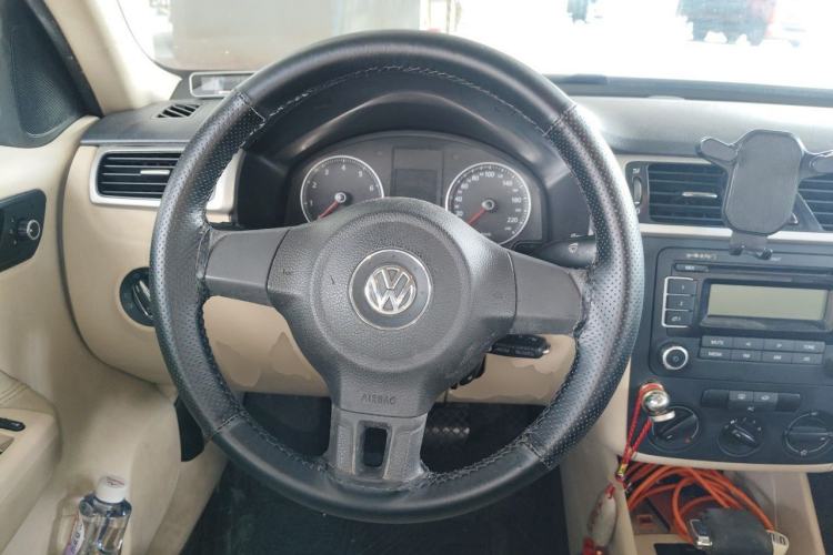 Used Volkswagen Bora 2012 1.6L Automatic Fashion Edition Steering Wheel