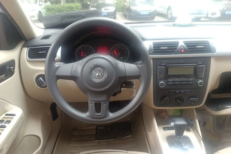 Used Volkswagen Bora 2012 1.6L Automatic Fashion Edition Steering Wheel