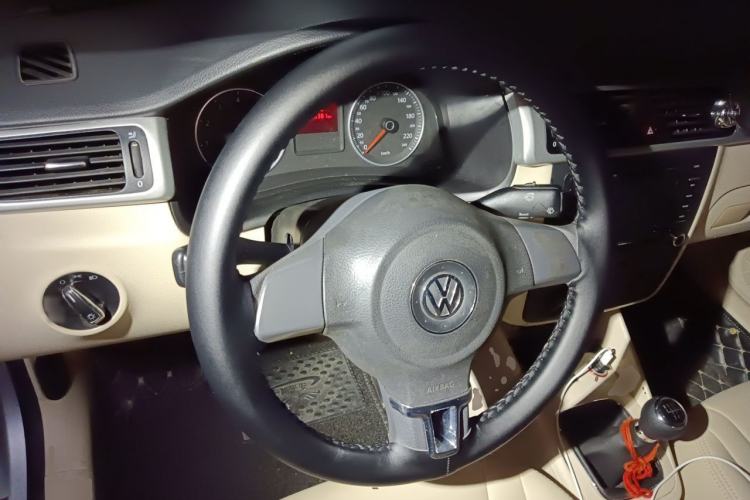 Used Volkswagen Bora 2012 1.6L Manual Fashion Edition Steering Wheel