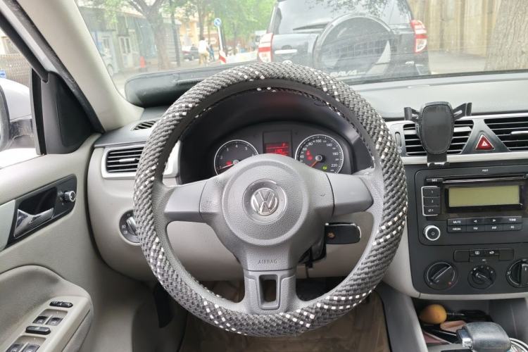 Used Volkswagen Bora 2012 1.6L Automatic Fashion Edition Steering Wheel