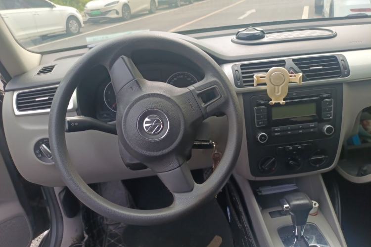 Used Volkswagen Bora 2012 1.6L Automatic Fashion Edition Steering Wheel