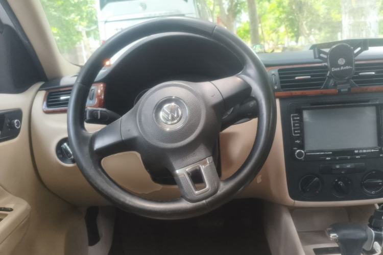 Used Volkswagen Bora 2012 1.6L Automatic Comfort Edition Steering Wheel
