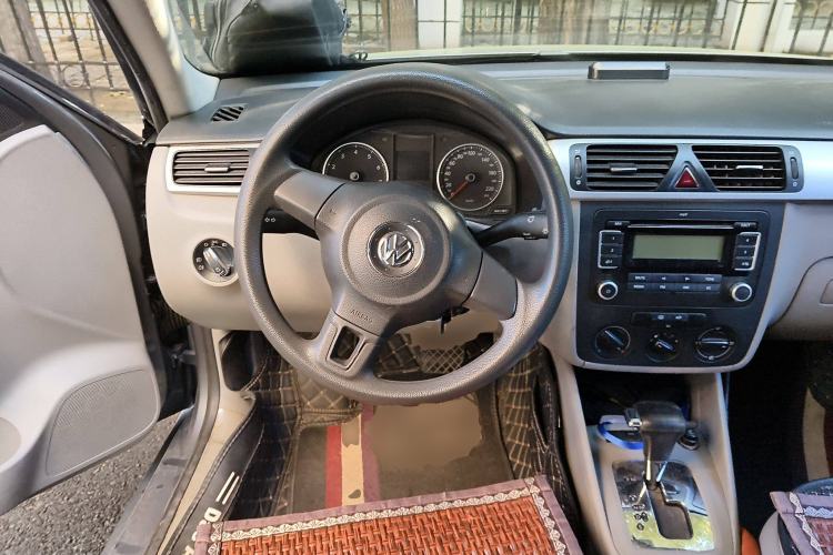 Used Volkswagen Bora 2012 1.6L Automatic Fashion Edition Steering Wheel