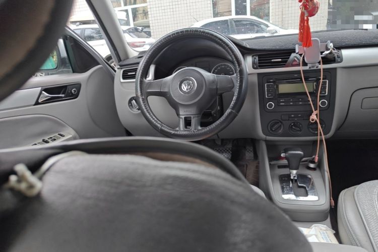 Used Volkswagen Bora 2012 1.6L Automatic Fashion Edition Steering Wheel