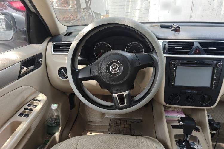 Used Volkswagen Bora 2012 1.6L Automatic Fashion Value Edition Steering Wheel