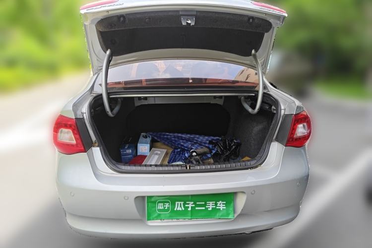 Used Volkswagen Bora 2012 1.6L Automatic Fashion Edition Trunk