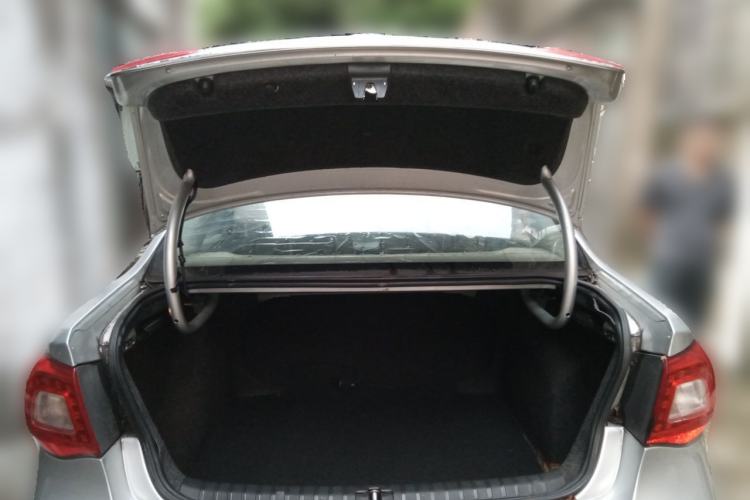 Used Volkswagen Bora 2012 1.6L Manual Fashion Edition Trunk