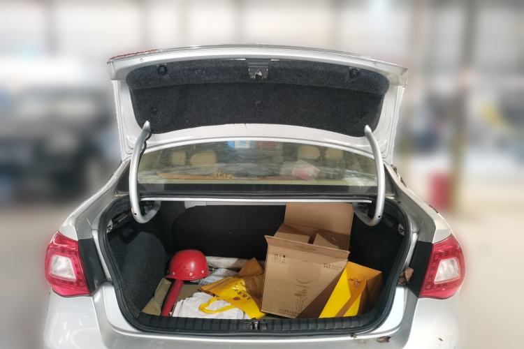 Used Volkswagen Bora 2012 1.6L Automatic Fashion Edition Trunk