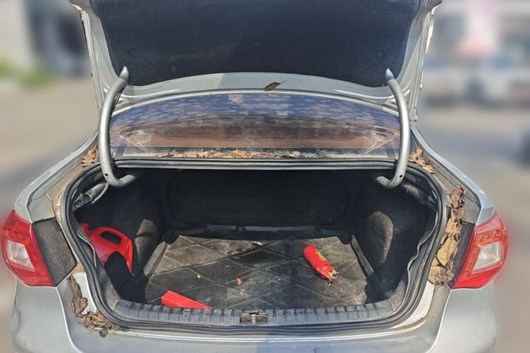 Used Volkswagen Bora 2012 1.6L Manual Fashion Edition Trunk