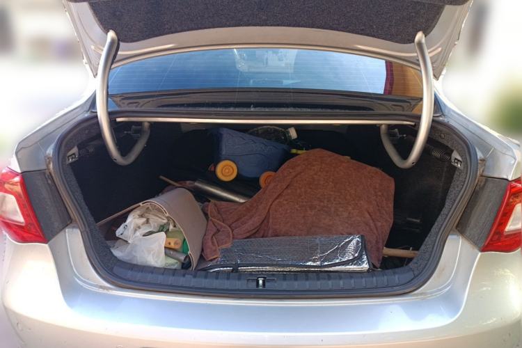 Used Volkswagen Bora 2012 1.6L Automatic Fashion Edition Trunk