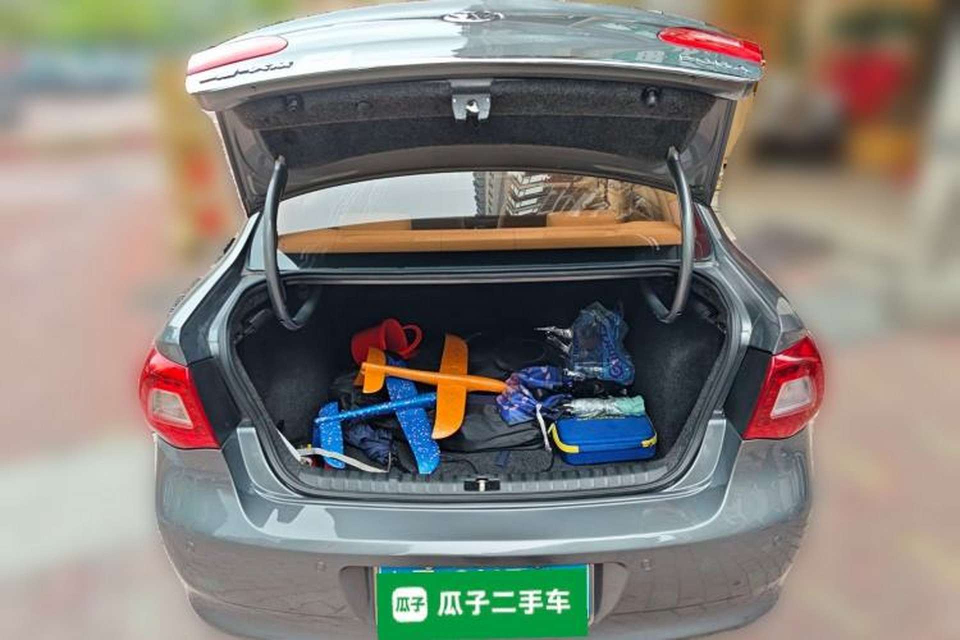 Used Volkswagen Bora 2012 1.6L Automatic Fashion Edition Trunk