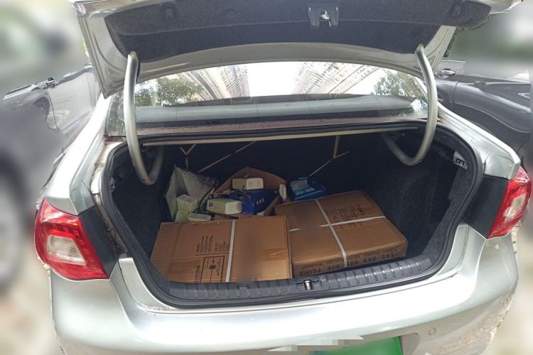 Used Volkswagen Bora 2012 1.6L Automatic Fashion Edition Trunk