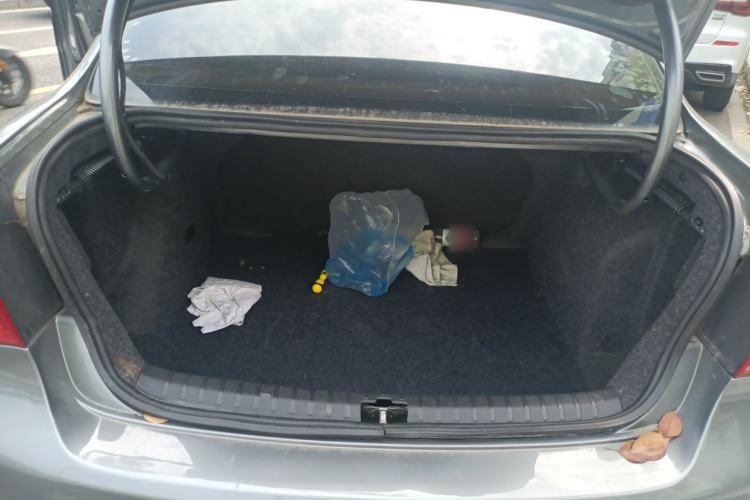 Used Volkswagen Bora 2012 1.6L Automatic Fashion Edition Trunk