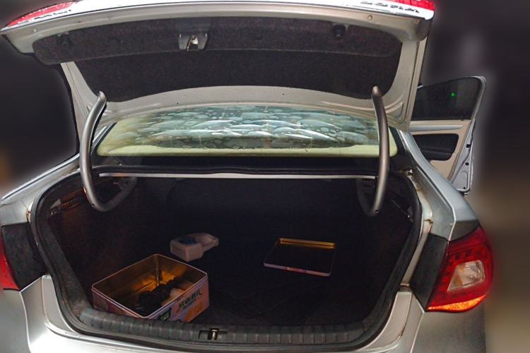 Used Volkswagen Bora 2012 1.6L Automatic Fashion Edition Trunk