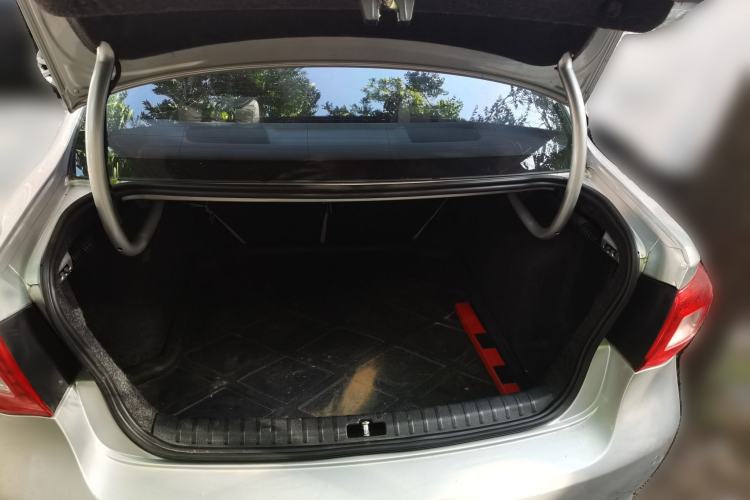 Used Volkswagen Bora 2012 1.6L Manual Fashion Edition Trunk