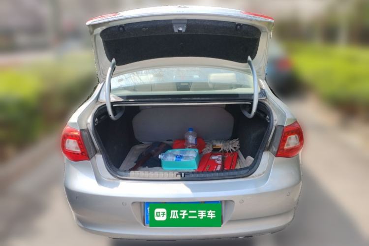 Used Volkswagen Bora 2012 1.6L Manual Fashion Edition Trunk
