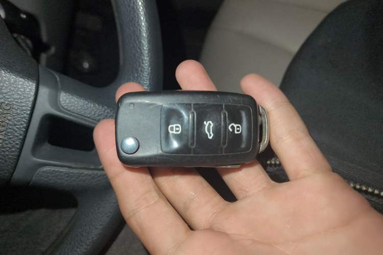 Used Volkswagen Bora 2012 1.6L Manual Fashion Edition Vehicle Key