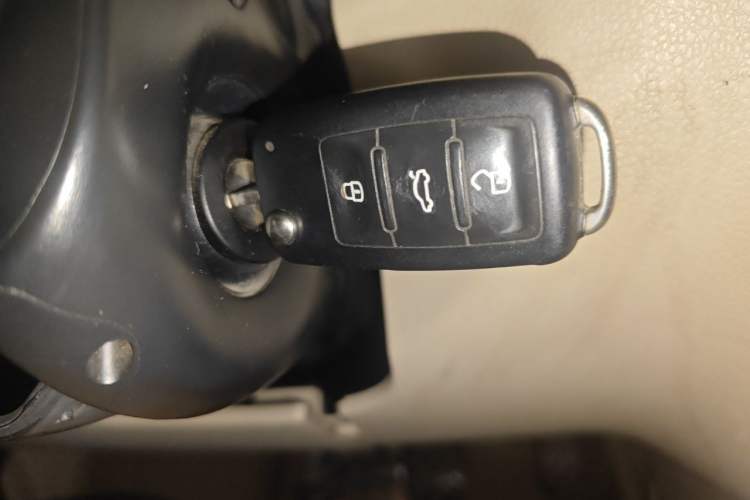 Used Volkswagen Bora 2012 1.6L Manual Fashion Edition Vehicle Key