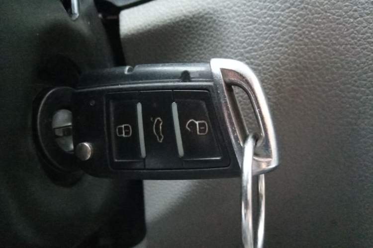 Used Volkswagen Bora 2012 1.6L Manual Fashion Edition Vehicle Key