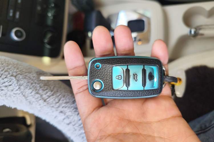 Used Volkswagen Bora 2012 1.6L Automatic Comfortable Value Edition Vehicle Key