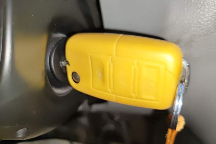 Used Volkswagen Bora 2012 1.6L Manual Fashion Edition Vehicle Key