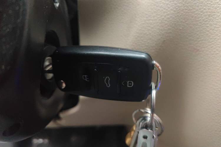 Used Volkswagen Bora 2012 1.6L Manual Fashion Edition Vehicle Key