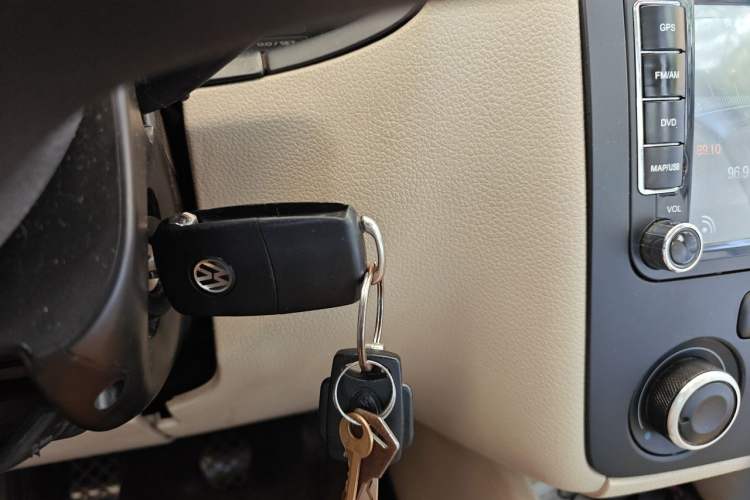 Used Volkswagen Bora 2012 1.6L Manual Fashion Edition Vehicle Key