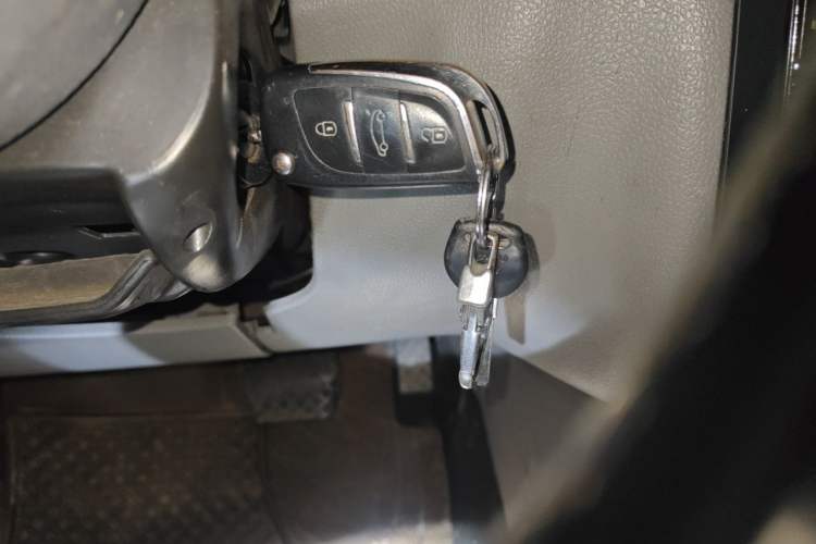 Used Volkswagen Bora 2012 1.6L Automatic Comfort Edition Vehicle Key
