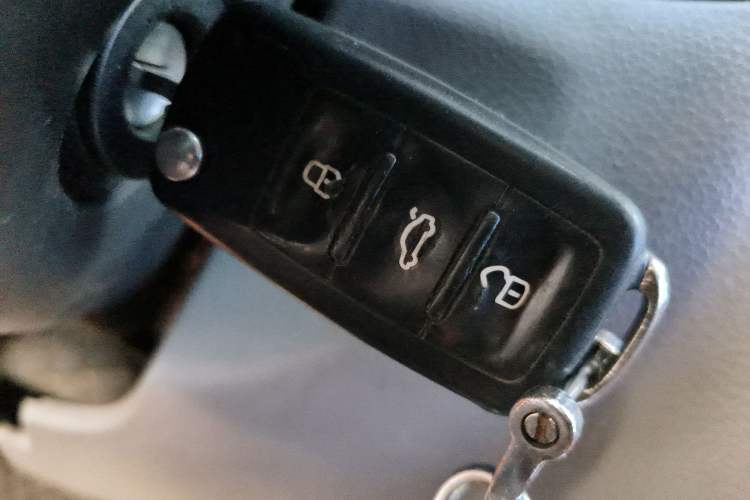 Used Volkswagen Bora 2012 1.6L Automatic Fashion Edition Vehicle Key
