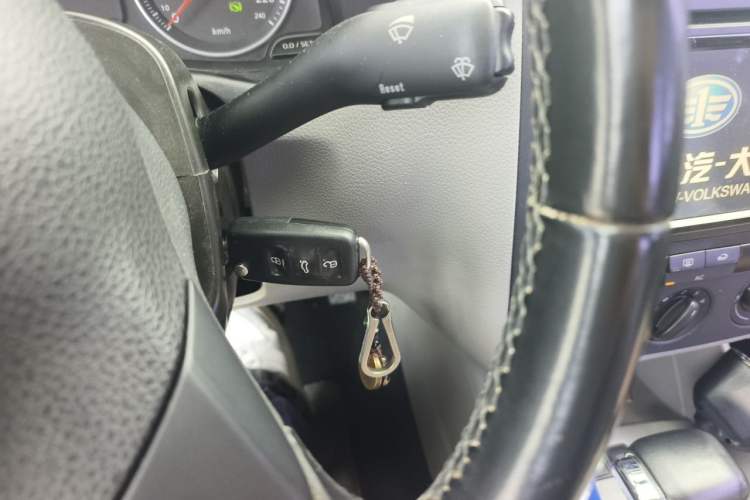 Used Volkswagen Bora 2012 1.6L Automatic Comfortable Value Edition Vehicle Key