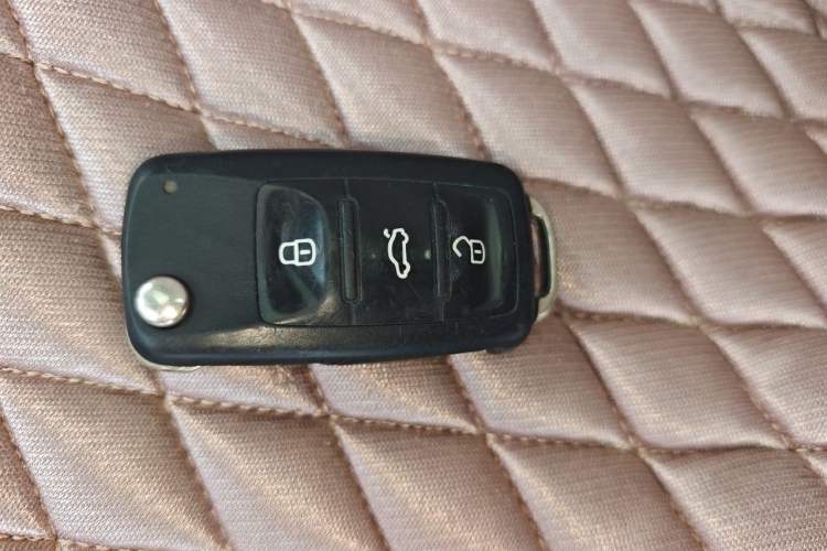 Used Volkswagen Bora 2012 1.6L Automatic Fashion Value Edition Vehicle Key