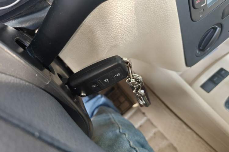 Used Volkswagen Bora 2012 1.6L Automatic Fashion Value Edition Vehicle Key