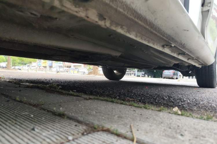 Used Volkswagen Bora 2012 1.6L Manual Fashion Edition Chassis Front Left