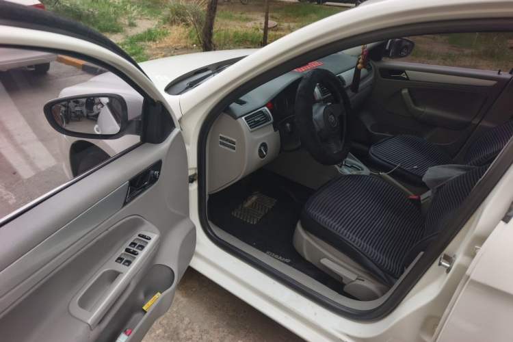 Used Volkswagen Bora 2012 1.6L Automatic Fashion Edition Driver Seat