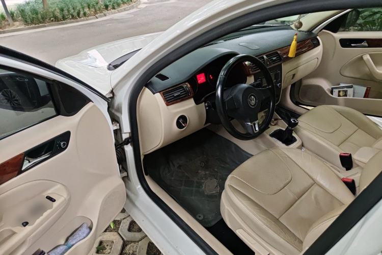Used Volkswagen Bora 2012 1.6L Manual Fashion Edition Driver Seat